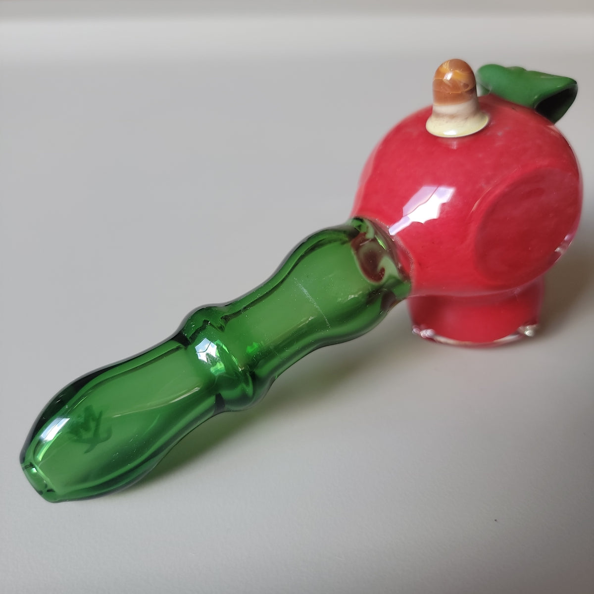 Mathematix Dry Apple Hammer Pipe – DoughMain